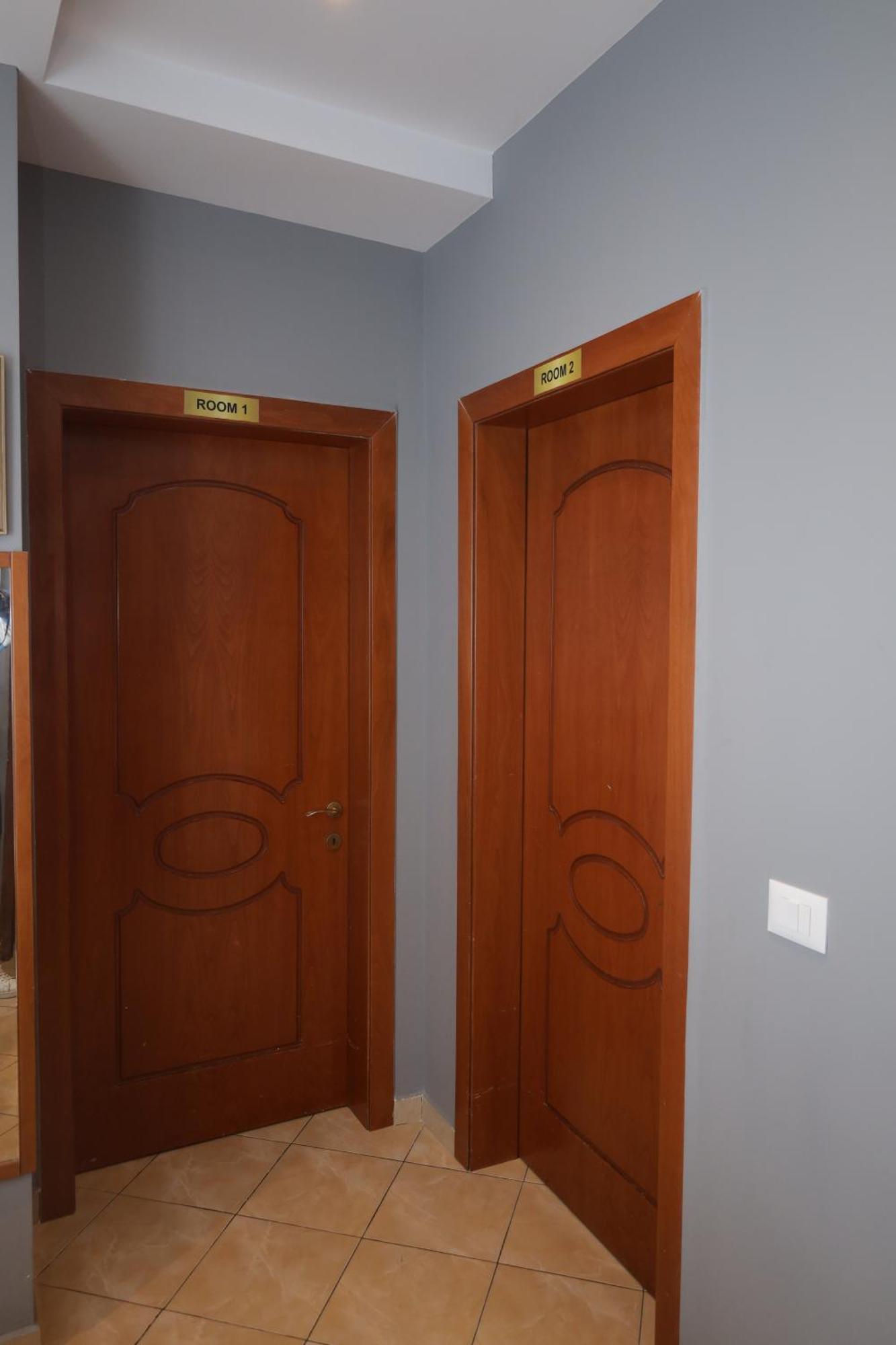 טיראנה Sonche Hostel מראה חיצוני תמונה